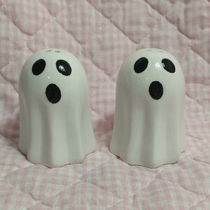 Halloween Ghost Salt And Pepper Shakers 👻